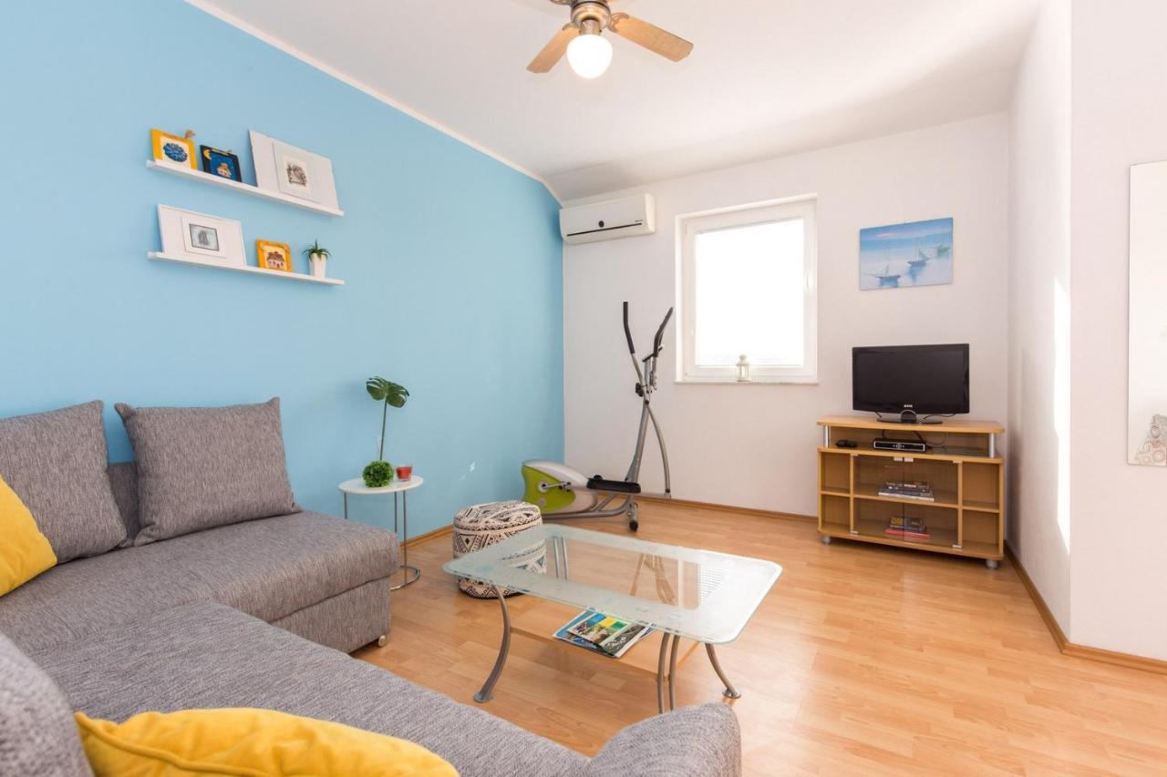 Apartments Mirjana * Central Location And Close To Beach Punat Exterior foto