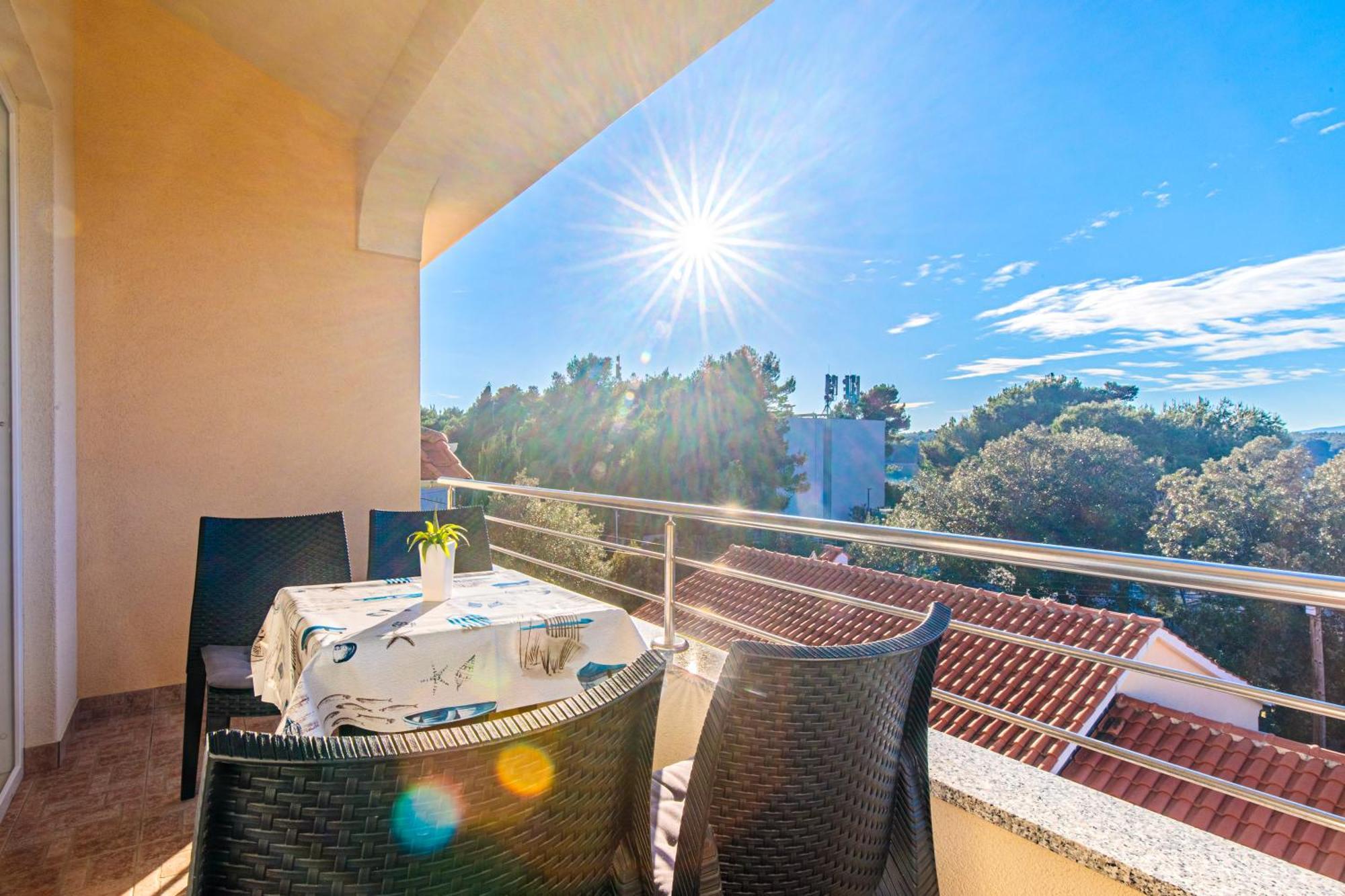 Apartments Mirjana * Central Location And Close To Beach Punat Exterior foto